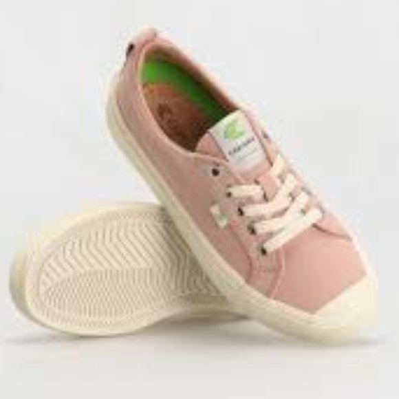 Cariuma | Oca Low Rose Canvas Sneakers - Picture 14 of 16